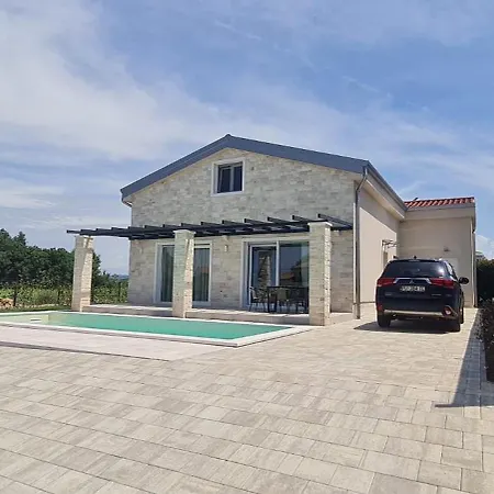 Dominus With Swimming Pool