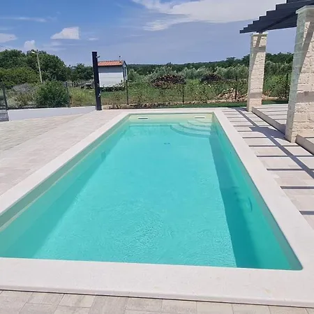 Dominus With Swimming Pool